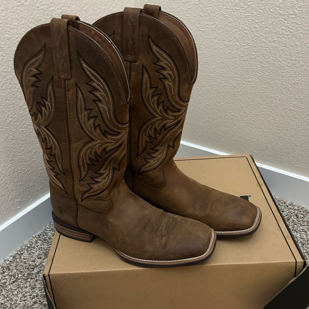 ‼️SOLD‼️ NWT Ariat Men’s Cowboy Boots